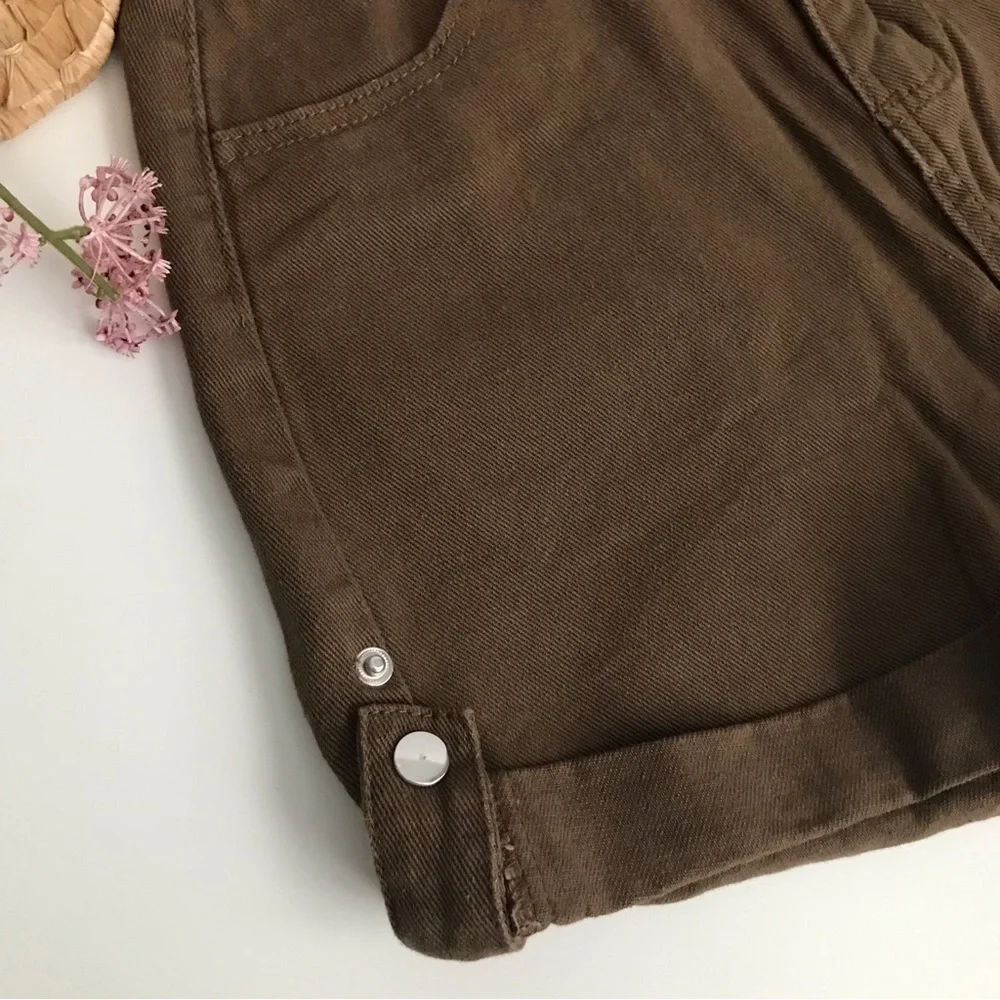 Shein High Rise Short - Picture 3 of 5